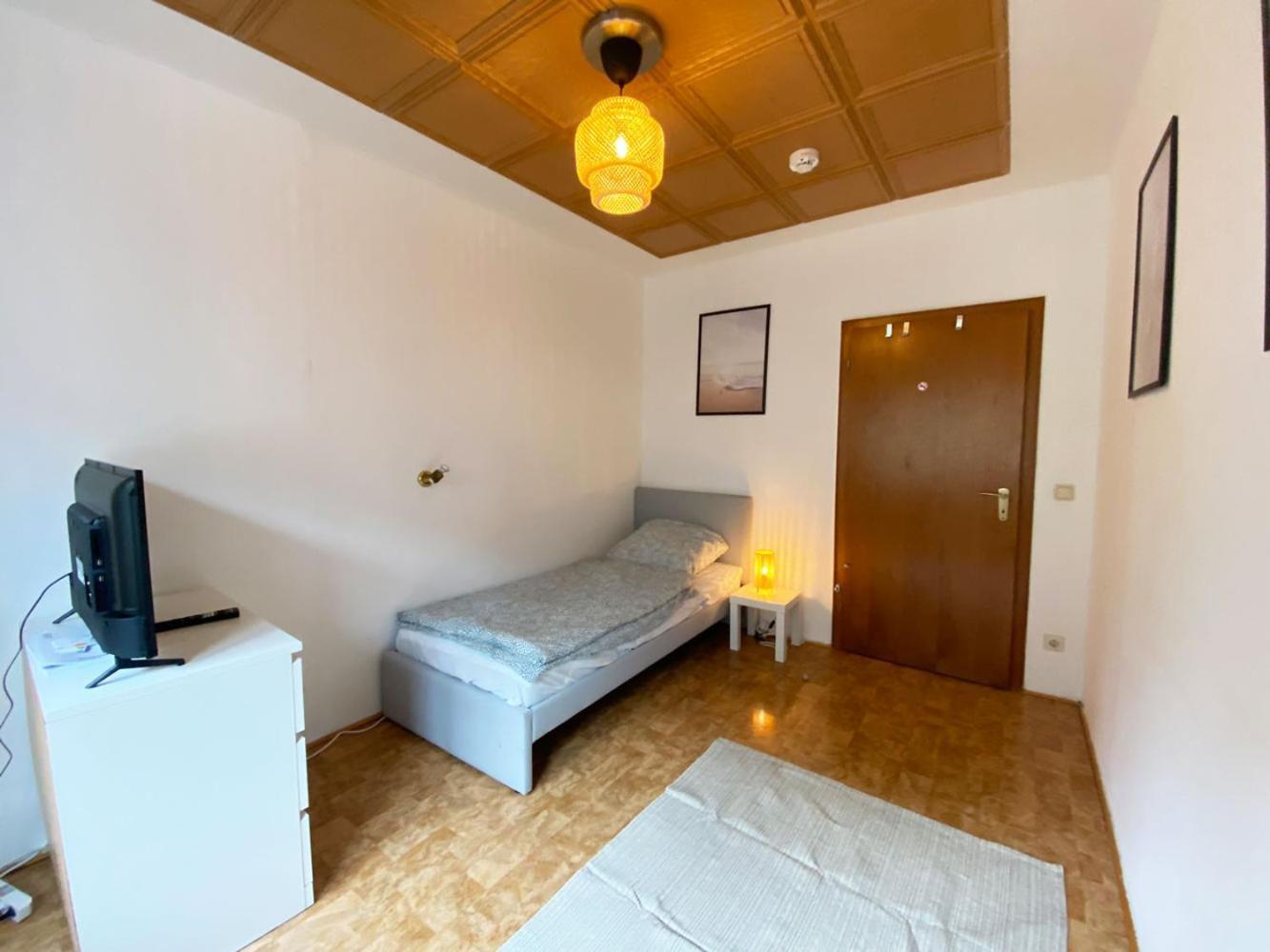 Cozy Apartment In Oberhausen Оберхаузен Екстериор снимка